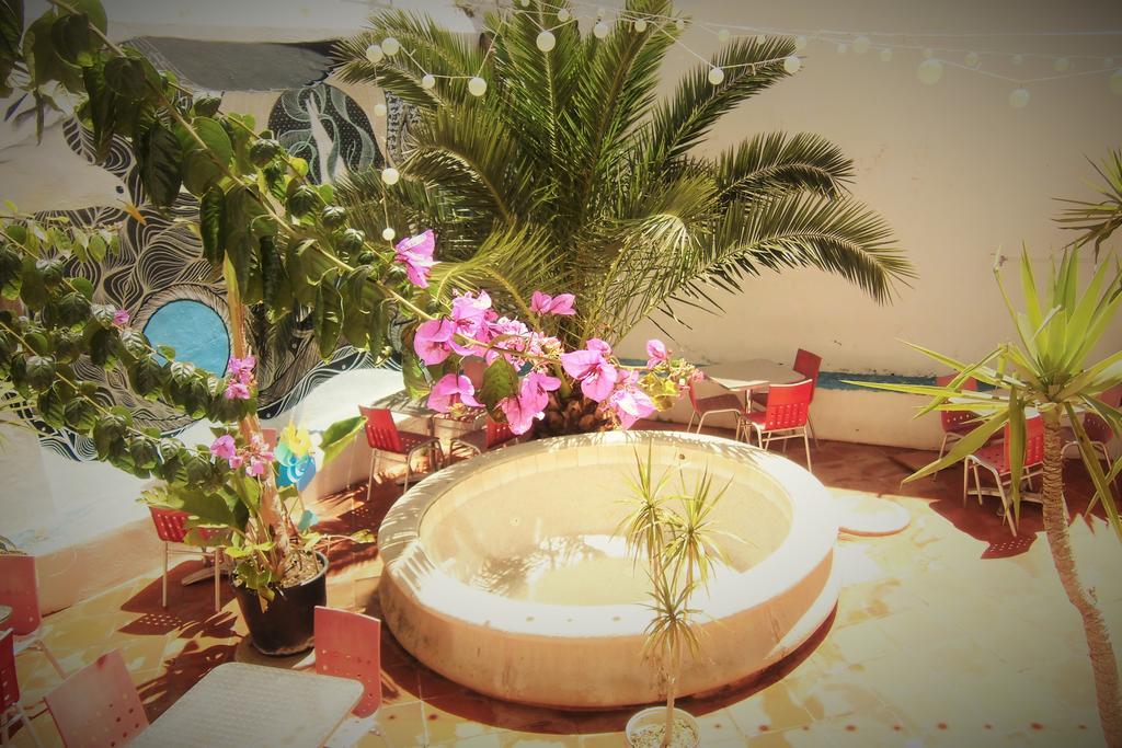Hostel The White Butterfly Lagos Buitenkant foto