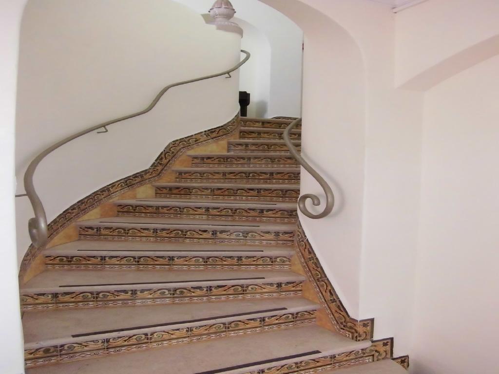 Hostel The White Butterfly Lagos Buitenkant foto