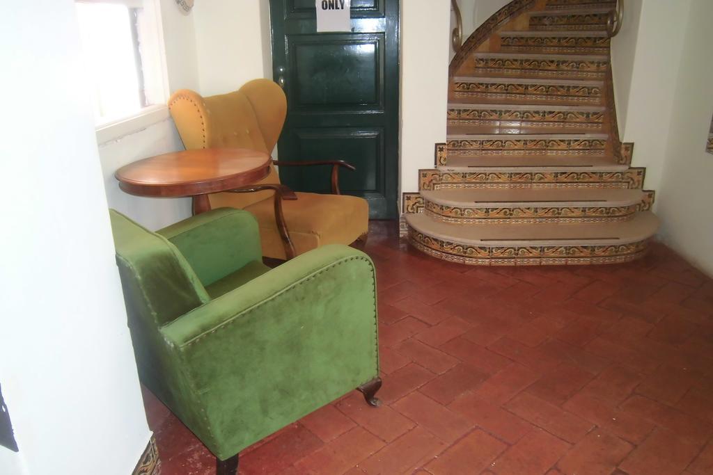 Hostel The White Butterfly Lagos Buitenkant foto