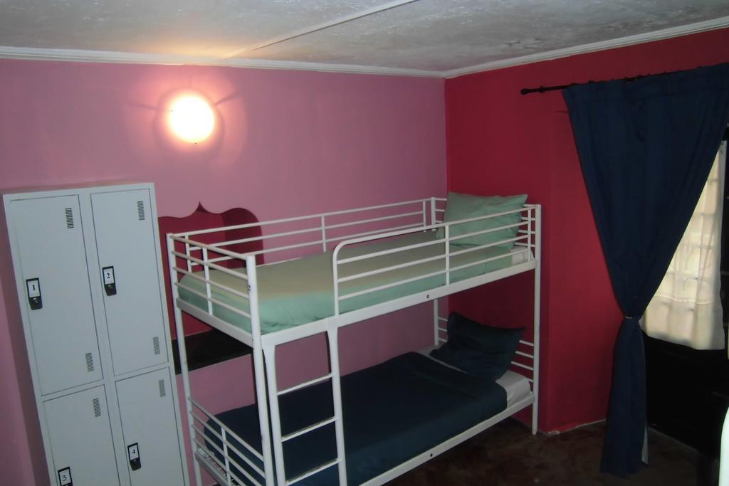 Hostel The White Butterfly Lagos Buitenkant foto