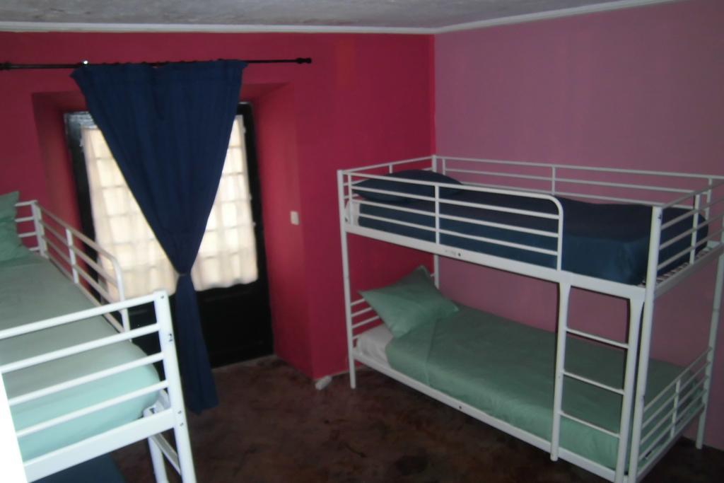 Hostel The White Butterfly Lagos Buitenkant foto