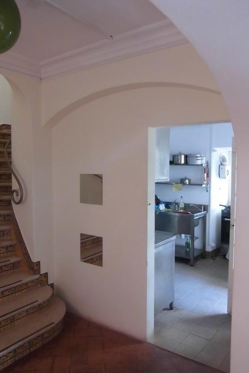 Hostel The White Butterfly Lagos Buitenkant foto